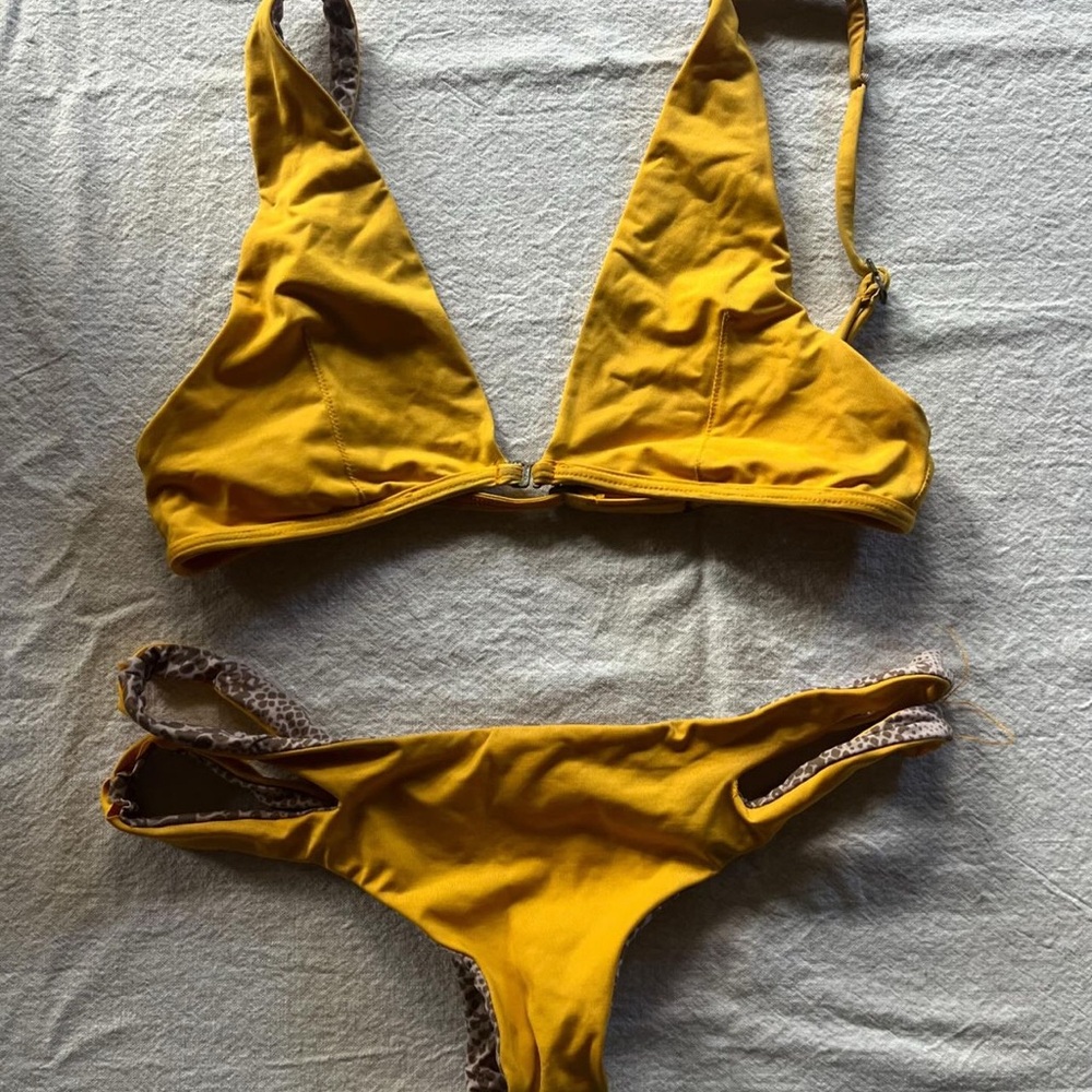 Acacia swim